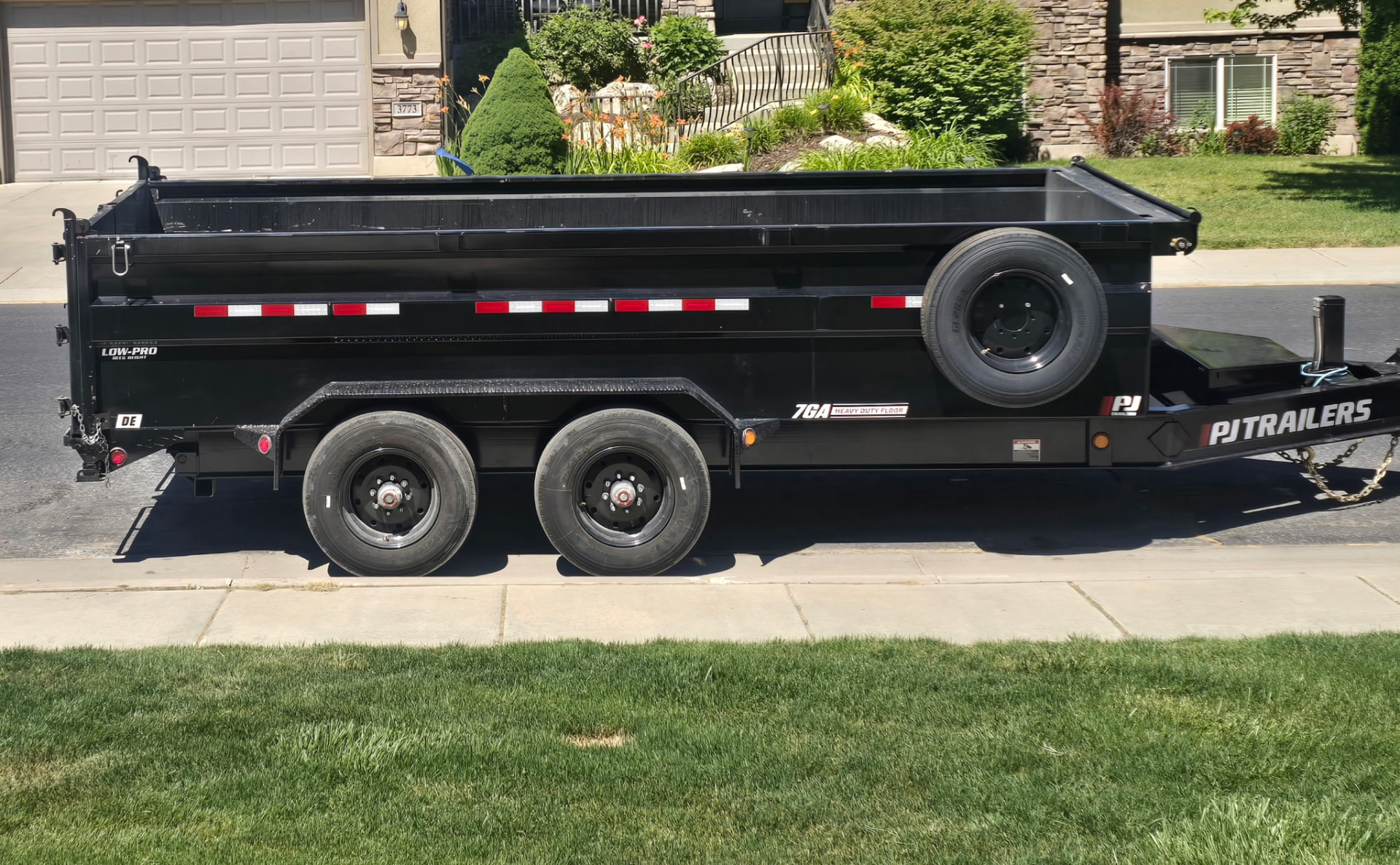 PJ Low-Pro tandem axle dump trailer